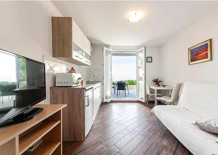 诺亚公寓酒店 *